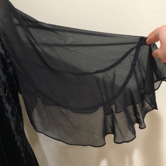 Connected Apparel Dress Size 16 Black Velvet Flutter Caplet Sleeve - Picture 3 of 11